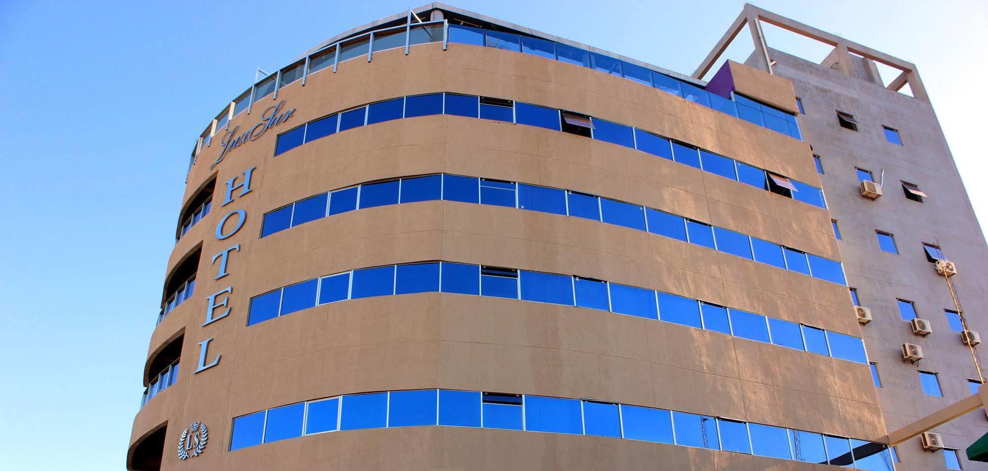 Luxsur Hotel Encarnación Exterior foto